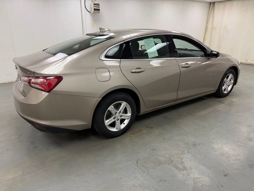 Used 2022 Chevrolet Malibu LT FWD image 5