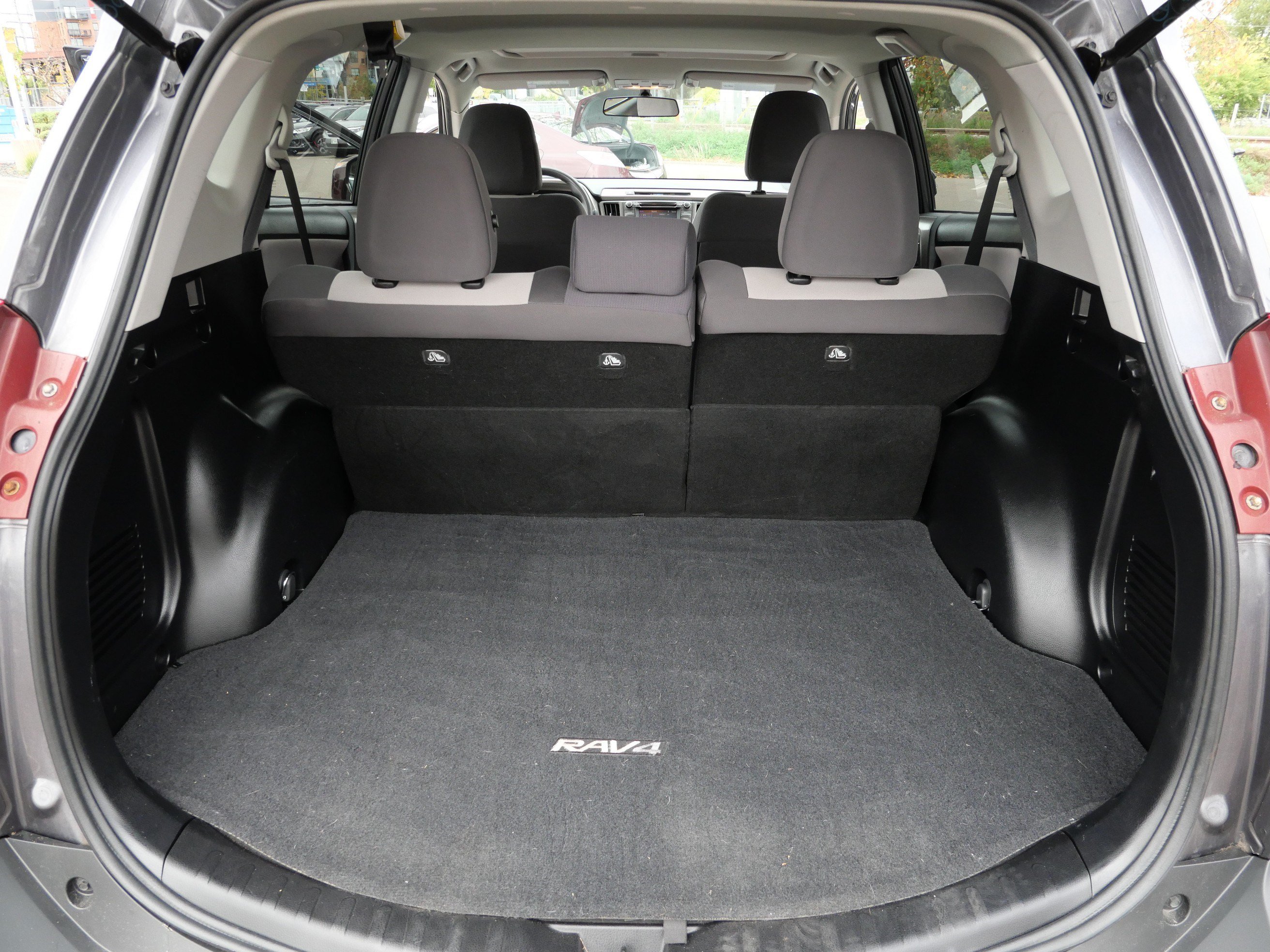 Used 2014 Toyota RAV4 XLE FWD image 18