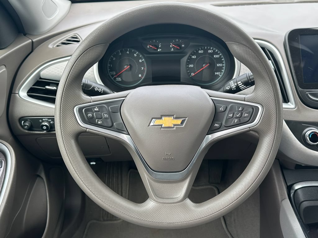 Used 2022 Chevrolet Malibu LT FWD image 19