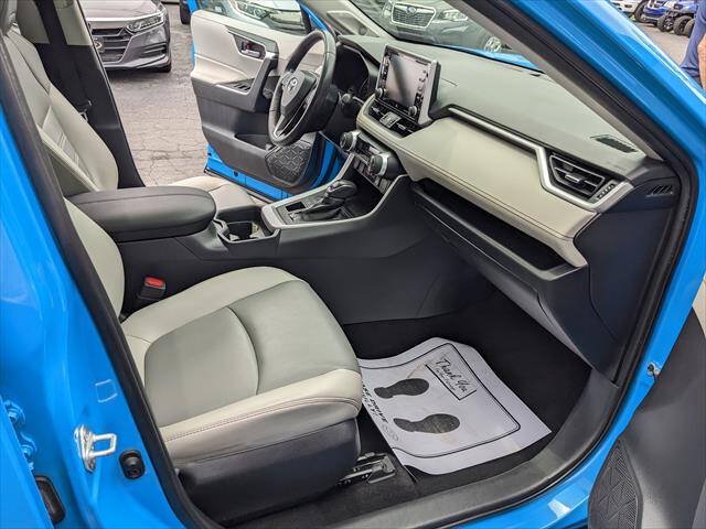 Used 2019 Toyota RAV4 XLE Premium w/ Cold Weather Package AWD/4WD image 21