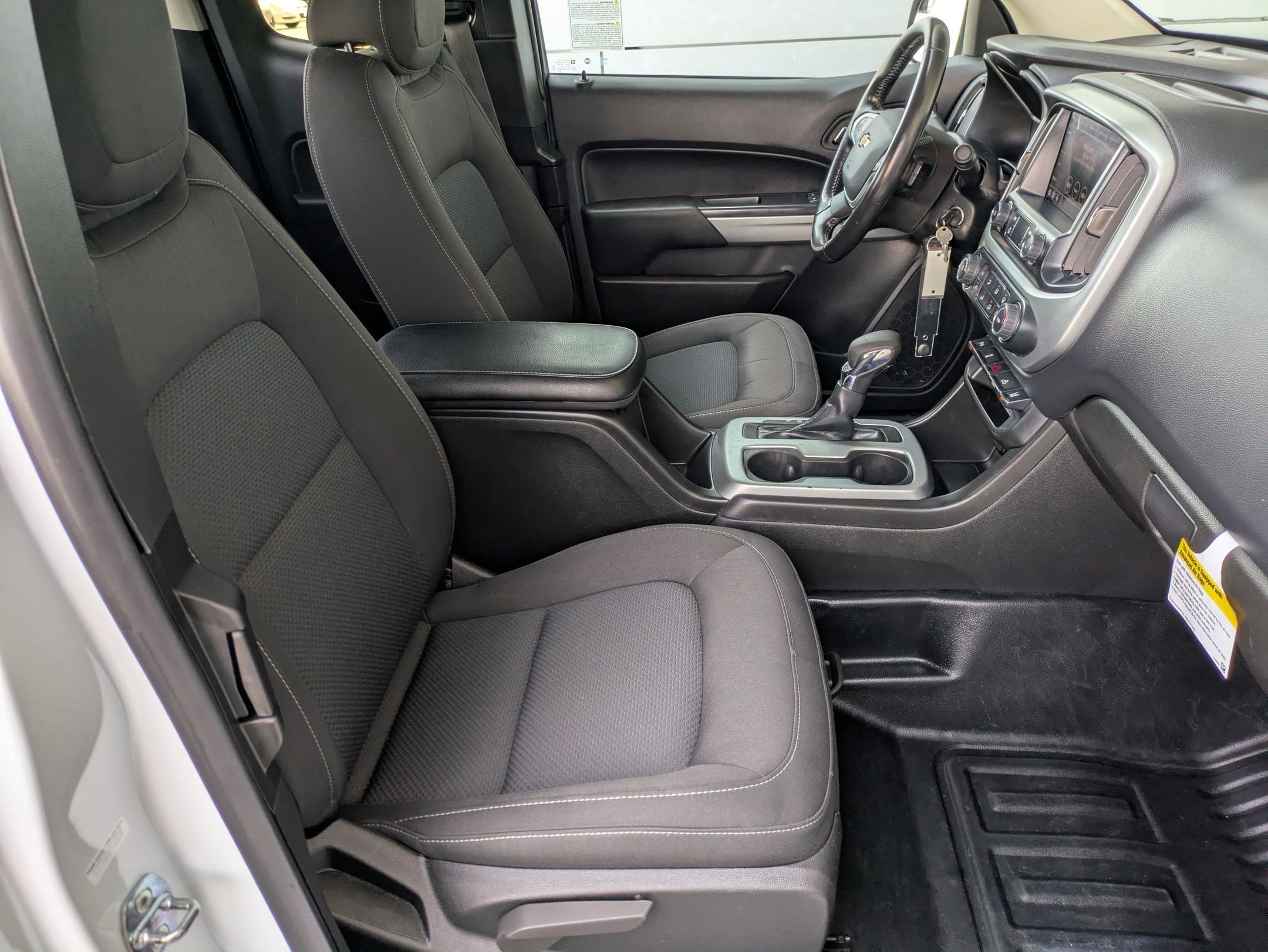 Used 2022 Chevrolet Colorado LT w/ Fleet Safety Package image 27