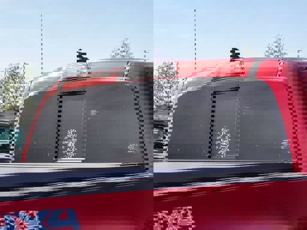 Used 2019 Toyota Tacoma TRD Off-Road w/ Technology Package AWD/4WD image 11