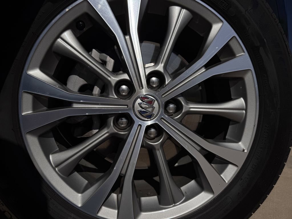 Used 2023 Buick Envision Preferred image 9