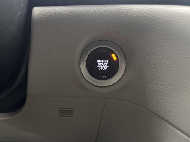 Used 2023 Chrysler Pacifica Touring-L FWD image 14