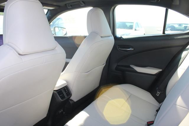 Certified 2025 Lexus UX 300h 300h image 9