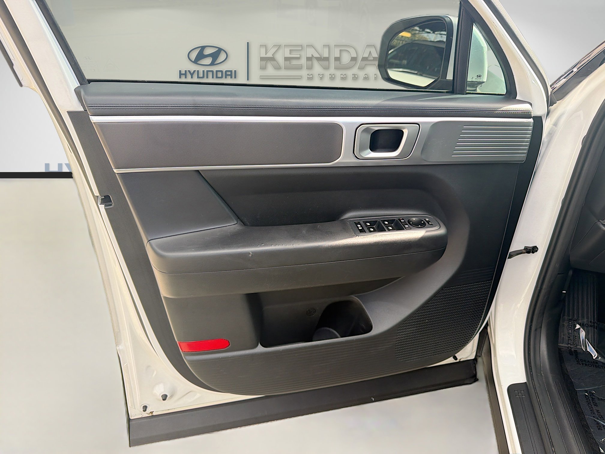 Used 2025 Hyundai Santa Fe SE FWD image 17