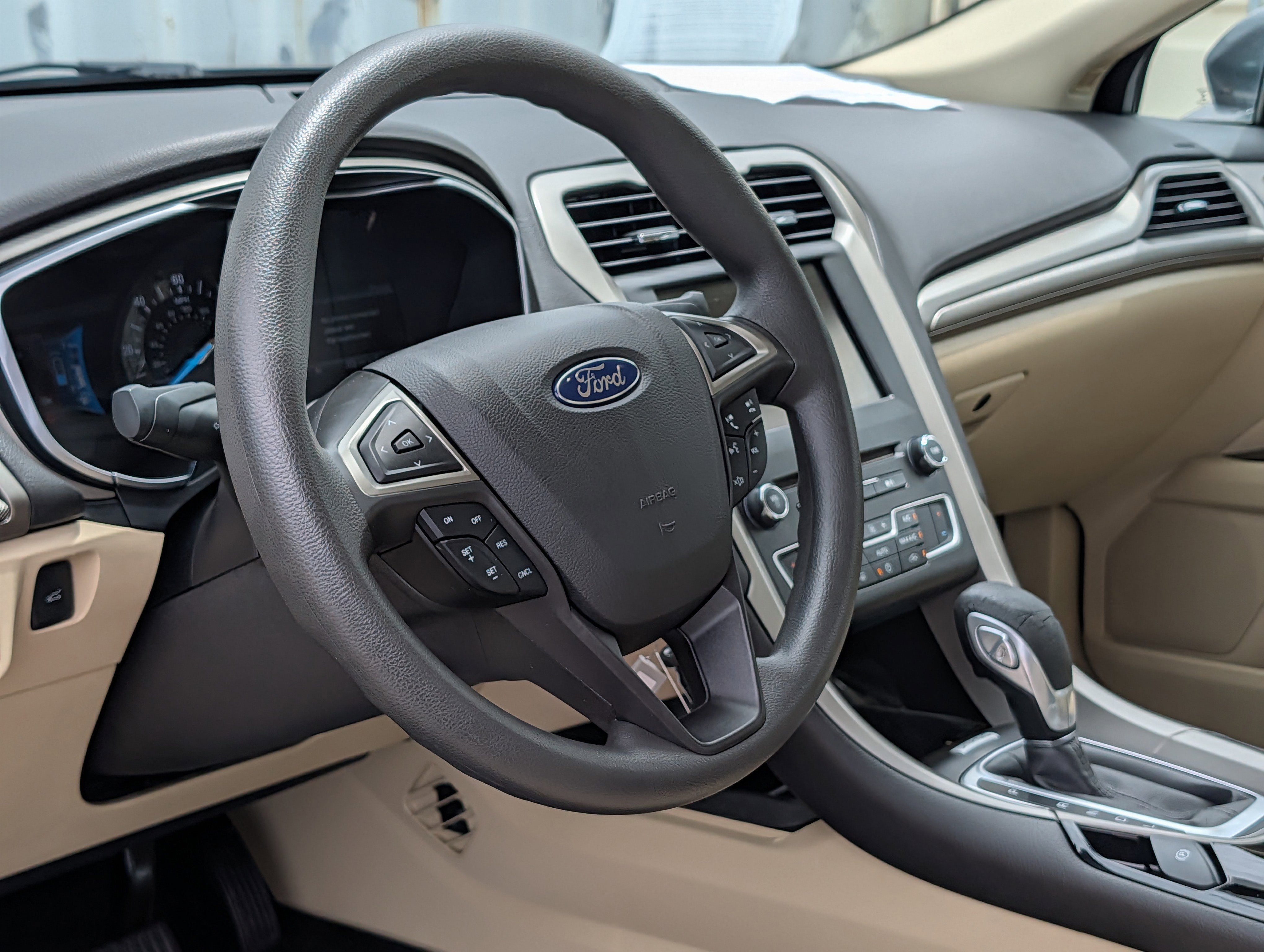 Used 2016 Ford Fusion SE FWD image 20