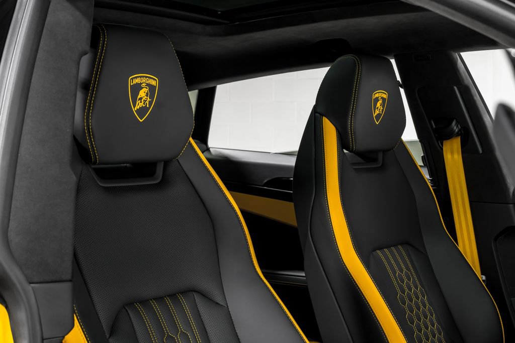 Used 2025 Lamborghini Urus S AWD/4WD image 40