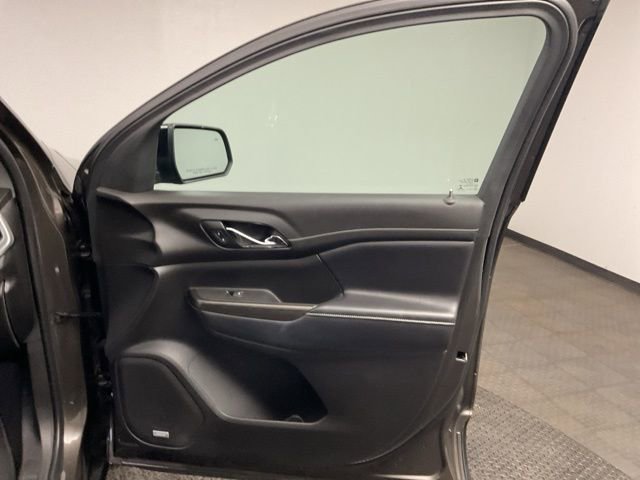 Certified 2019 GMC Acadia SLT w/ Black Edition image 24