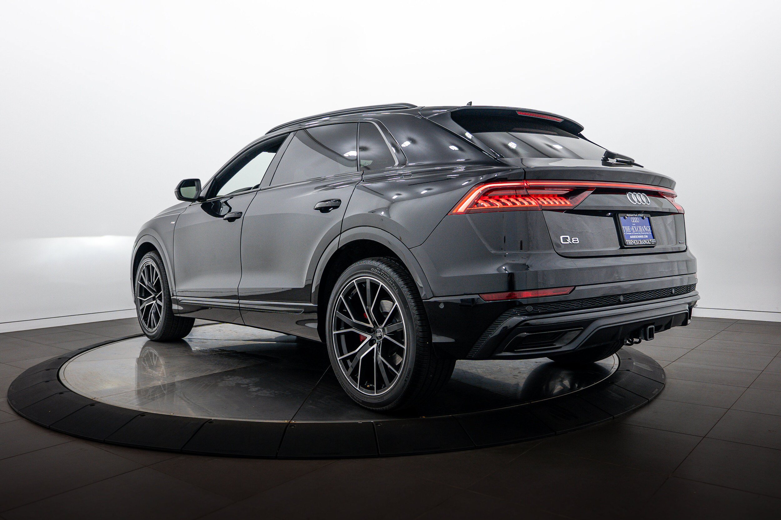 Used 2021 Audi Q8 Prestige AWD/4WD image 5
