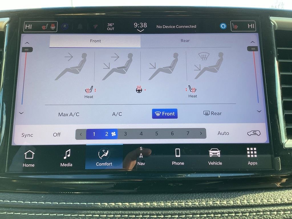 Used 2024 Chrysler Pacifica Select image 26