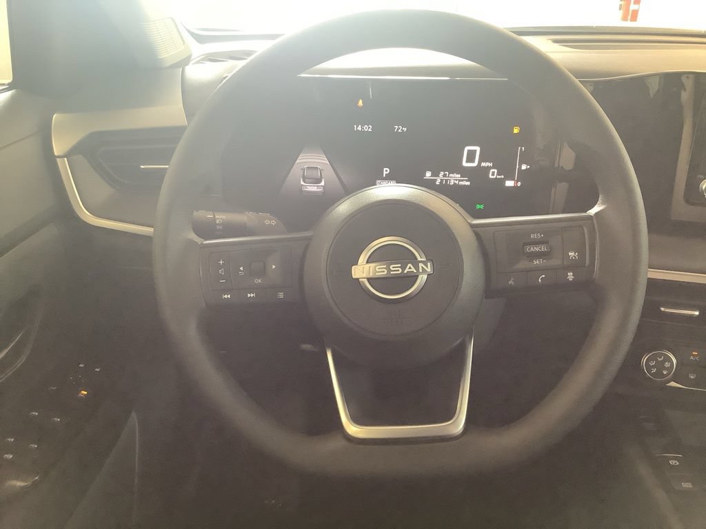 Used 2025 Nissan Kicks S AWD/4WD image 11