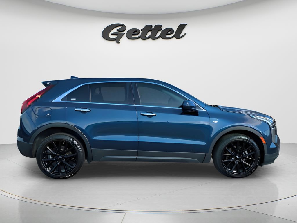 Used 2022 Cadillac XT4 Luxury w/ Driver Awareness Package image 4