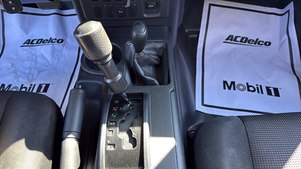 Used 2008 Toyota FJ Cruiser 4WD image 30