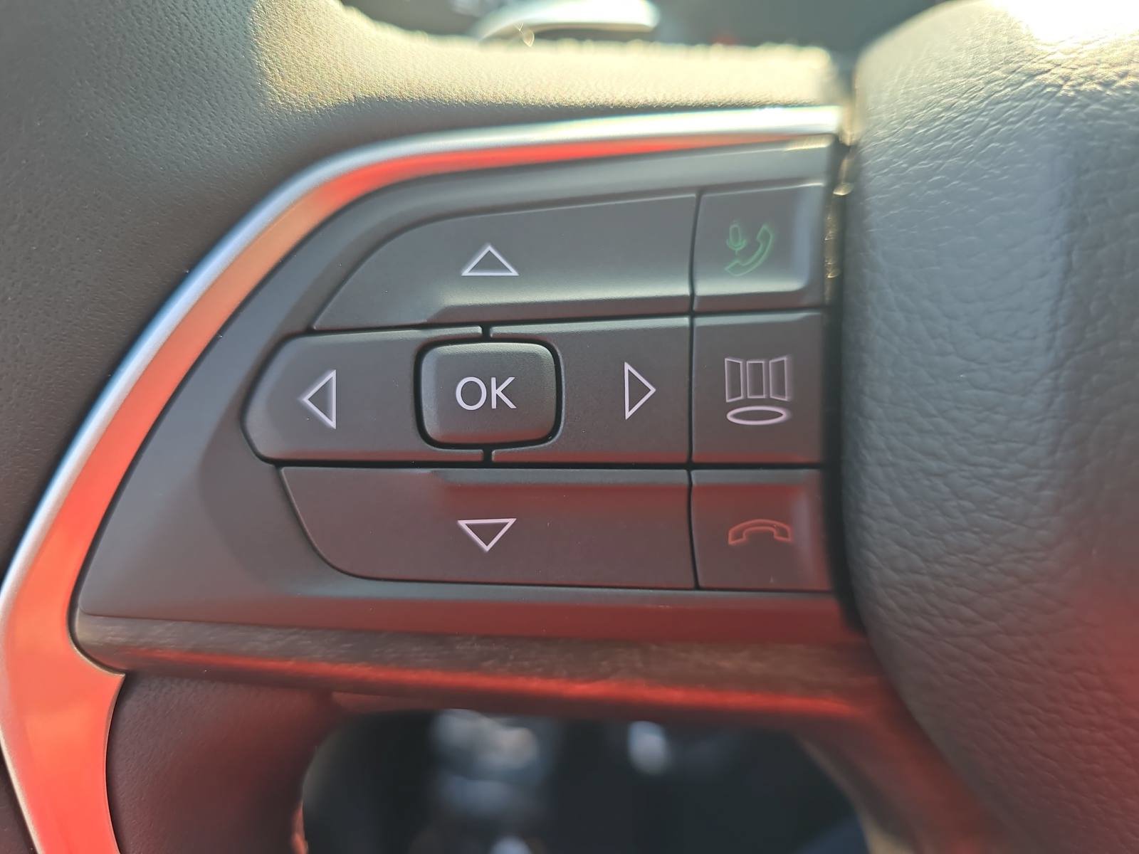 Used 2026 Jeep Grand Cherokee Altitude AWD/4WD image 19