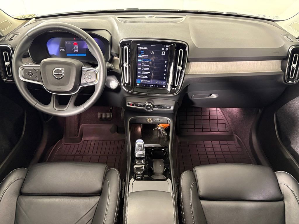 Used 2023 Volvo XC40 B5 Ultimate w/ Protection Package Premier image 33