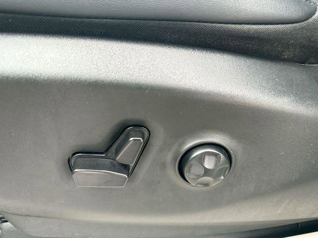 Certified 2024 Chrysler Pacifica Touring-L image 14