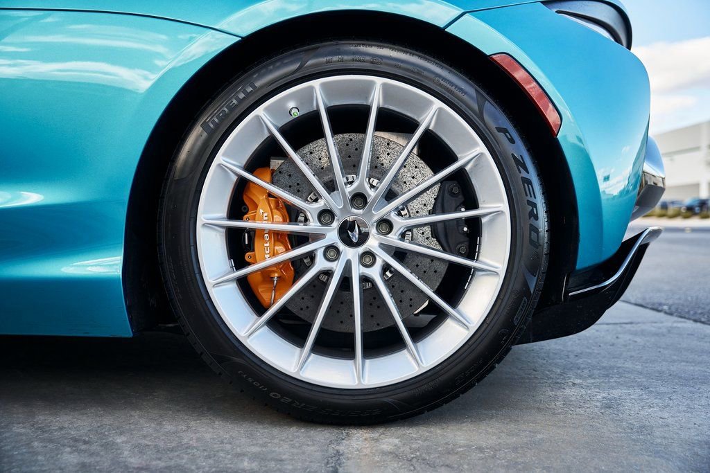 Used 2025 McLaren Artura Spider image 23