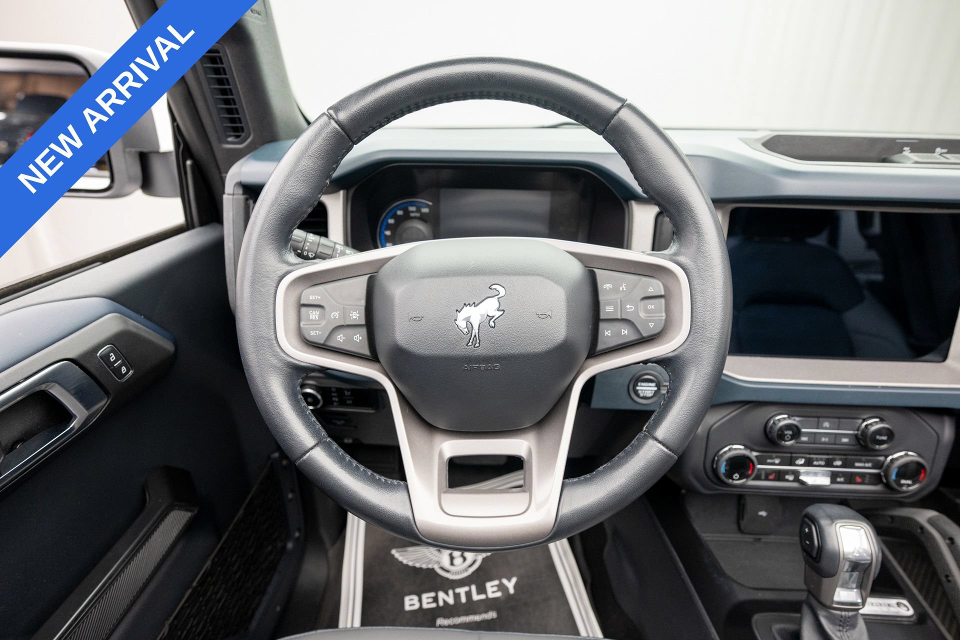 Used 2024 Ford Bronco Outer Banks AWD/4WD image 10