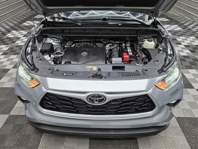 Used 2021 Toyota Highlander LE FWD image 39
