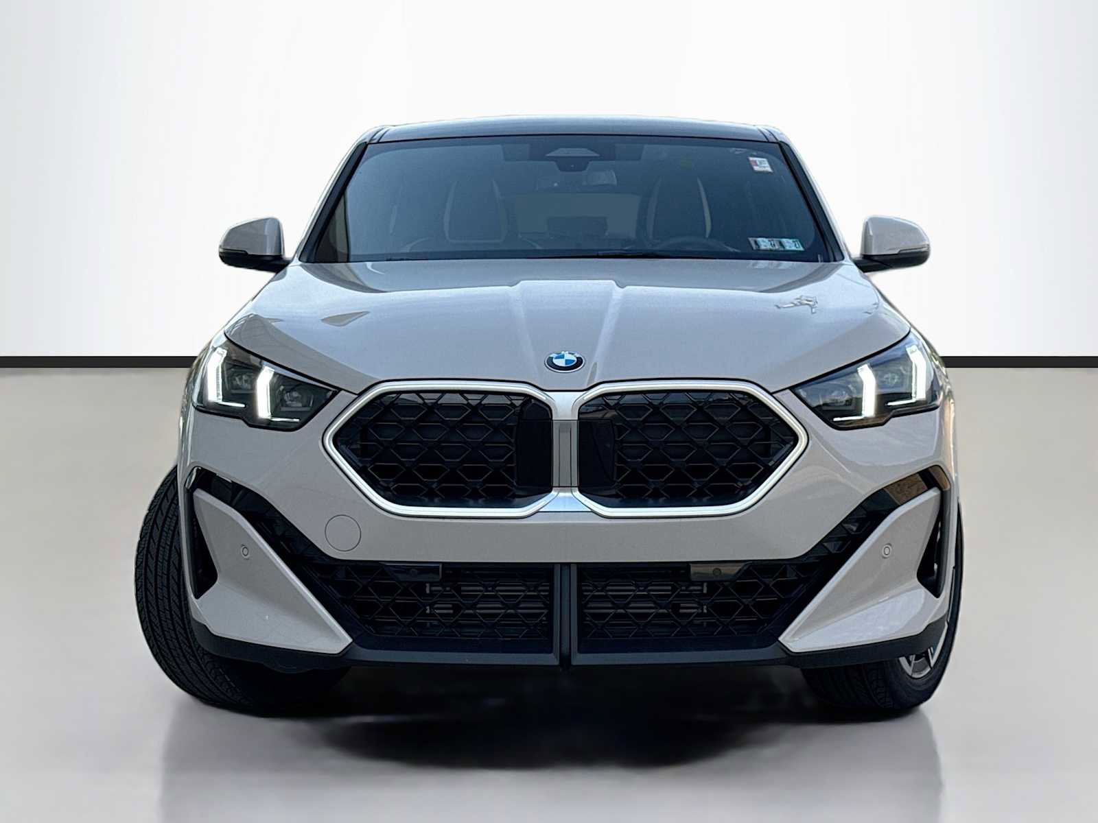 New 2026 BMW X2 xDrive28i AWD/4WD image 2