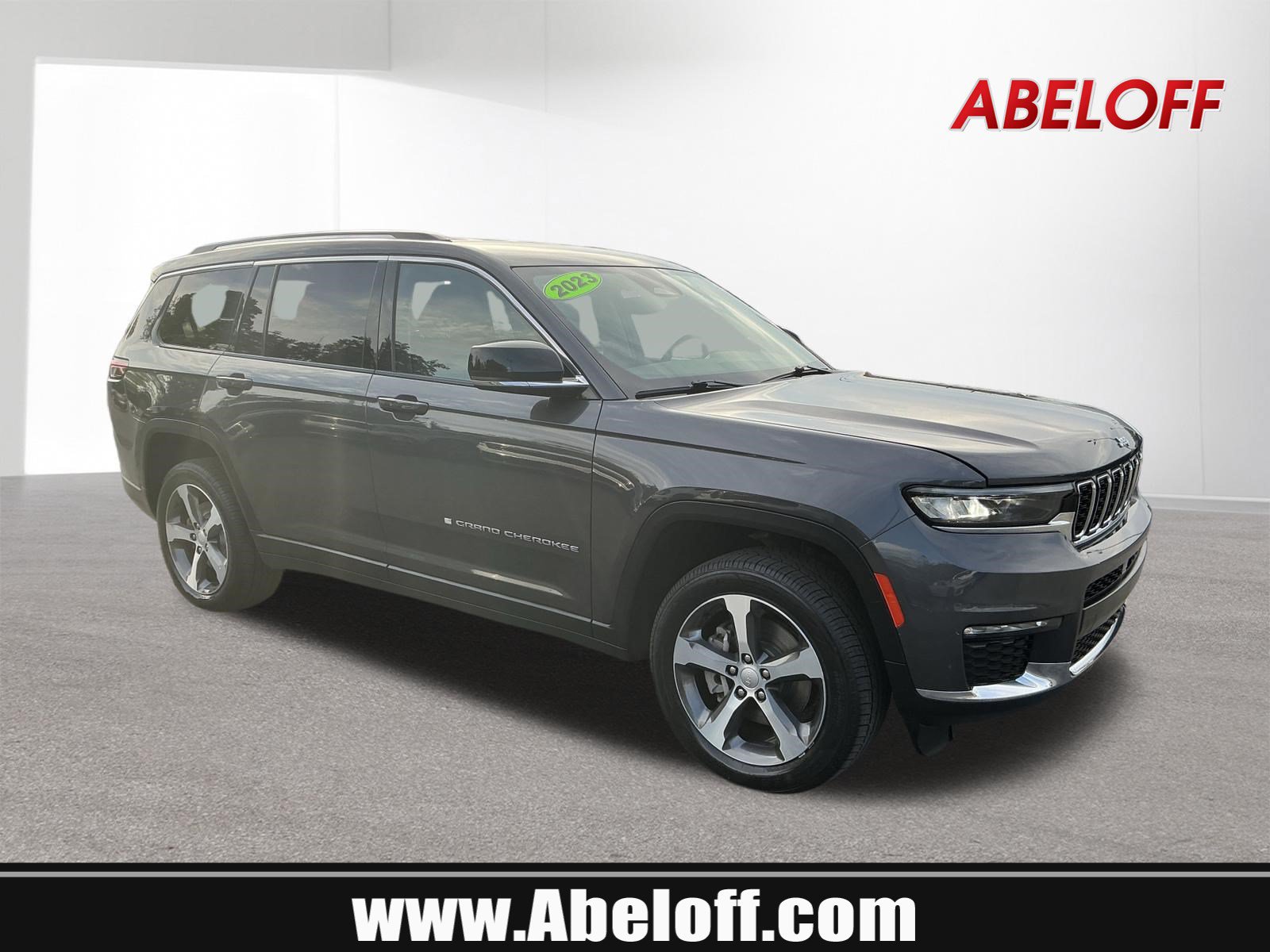 Used 2023 Jeep Grand Cherokee L Limited AWD/4WD image 1