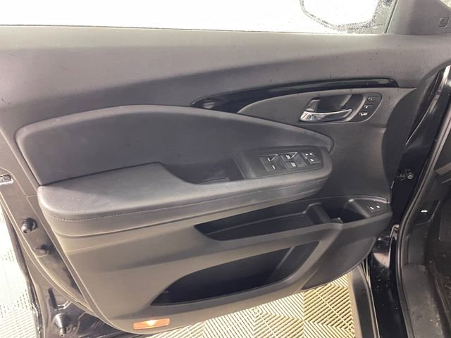 Used 2022 Honda Pilot Touring image 16