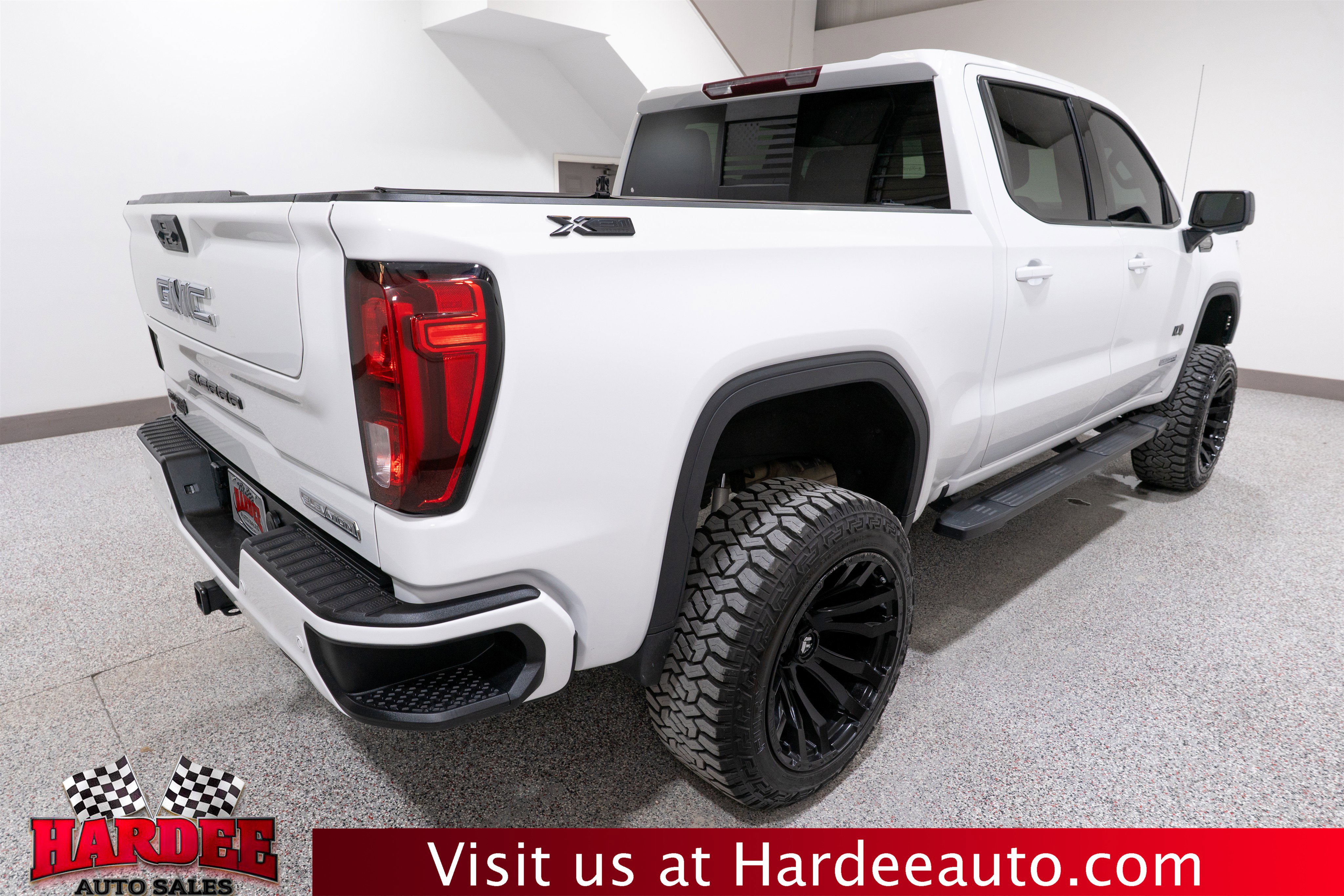 Used 2023 GMC Sierra 1500 Elevation w/ Elevation Premium Package AWD/4WD image 5