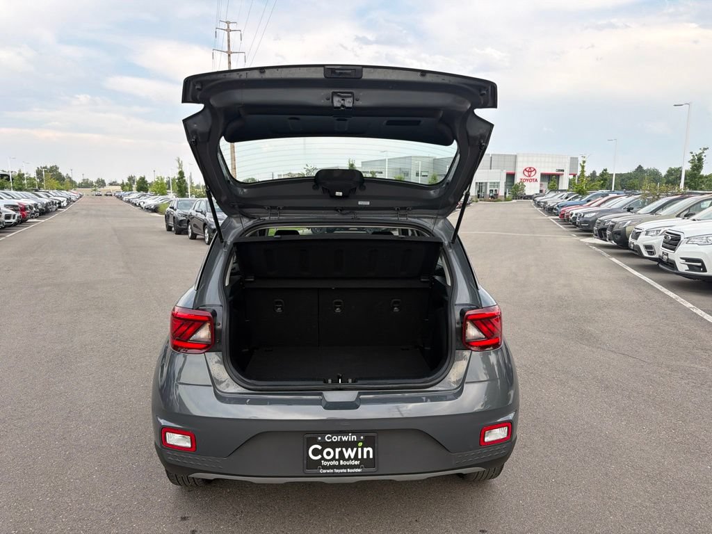 Used 2025 Hyundai Venue SEL FWD image 14