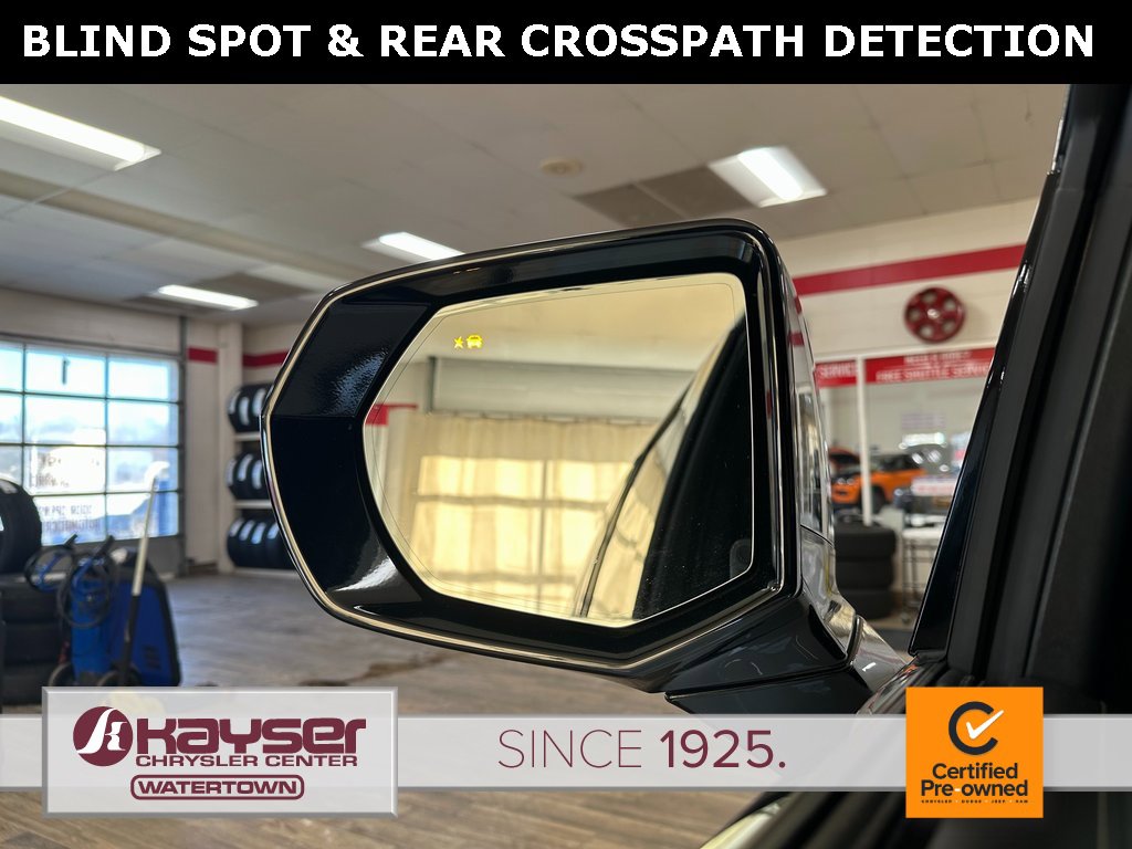 Used 2024 Chevrolet Suburban Premier image 9