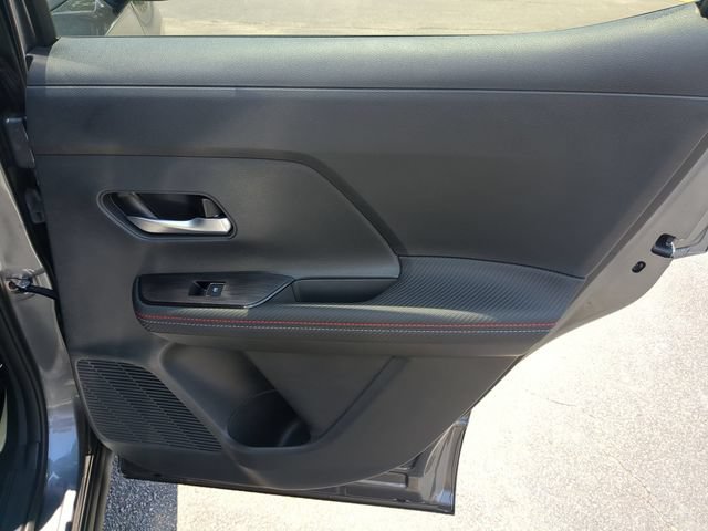 Certified 2025 Nissan Kicks SR FWD image 29