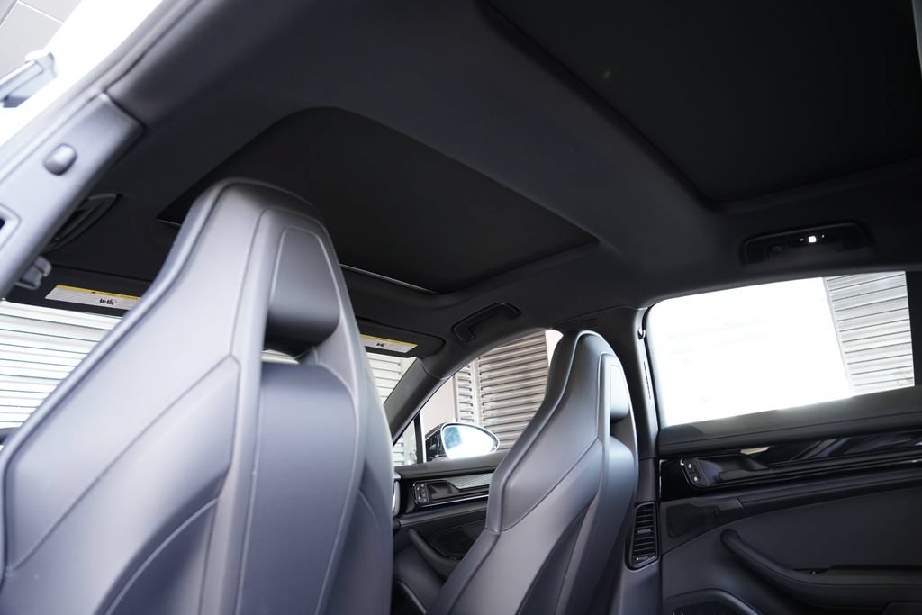 New 2026 Porsche Panamera RWD image 24