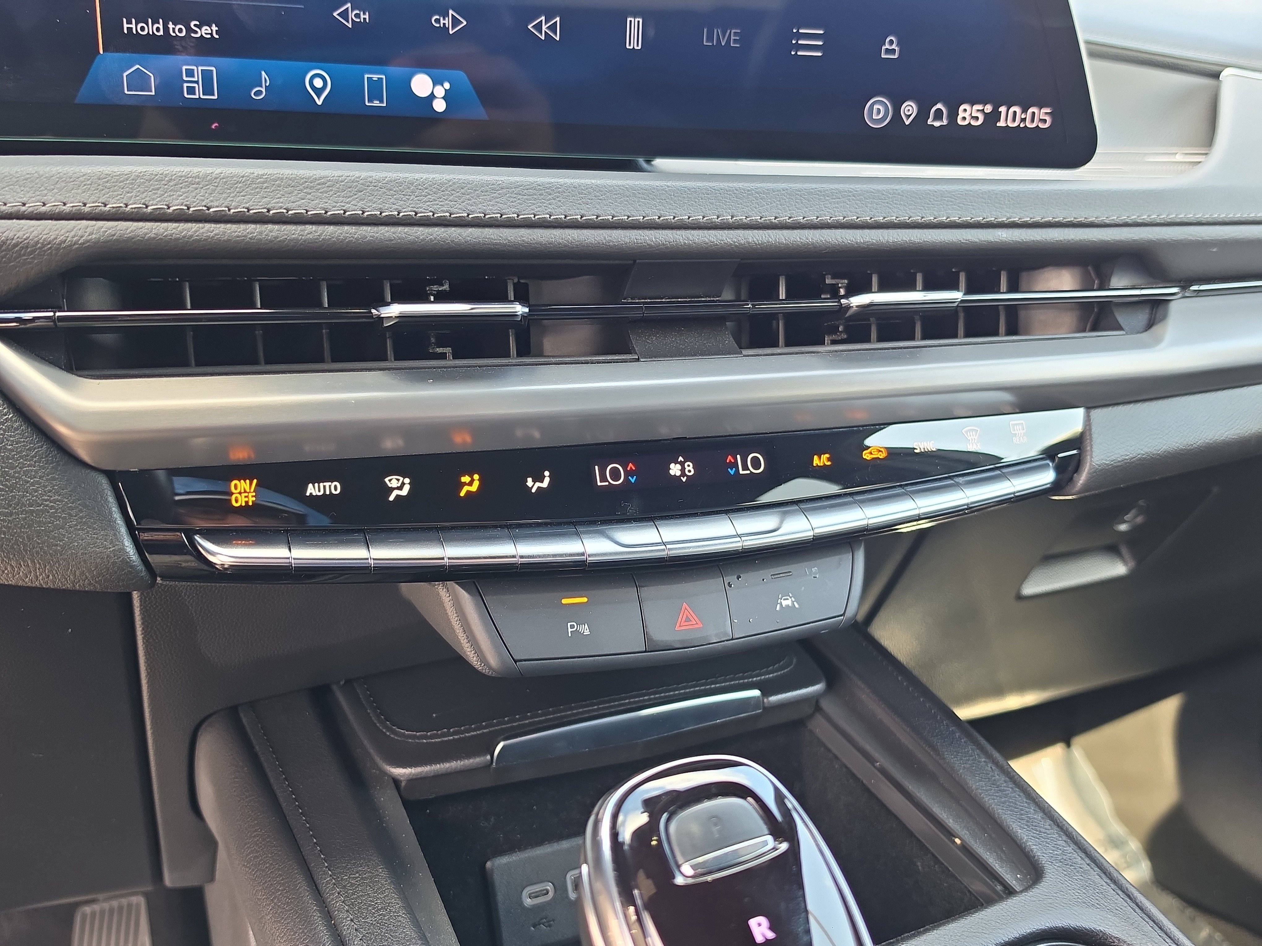 Used 2025 Cadillac XT4 Premium Luxury FWD image 28