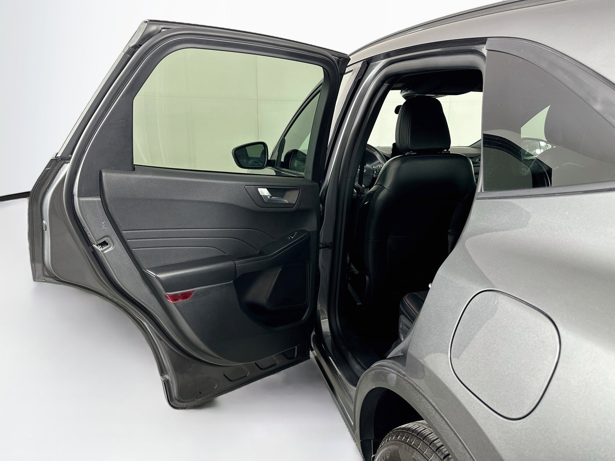 Used 2025 Ford Escape ST-Line Select AWD/4WD image 25