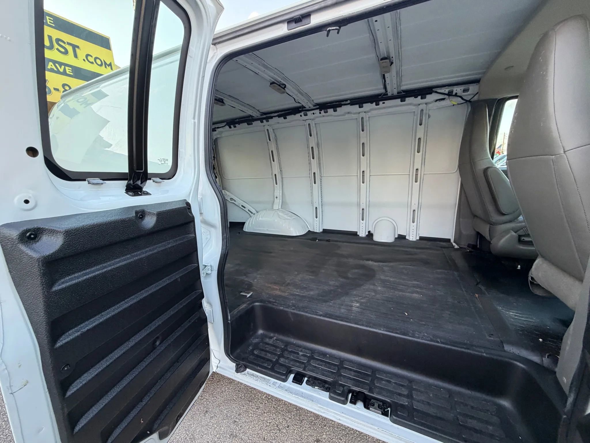 Used 2023 GMC Savana 2500 w/ Driver Convenience Package image 17