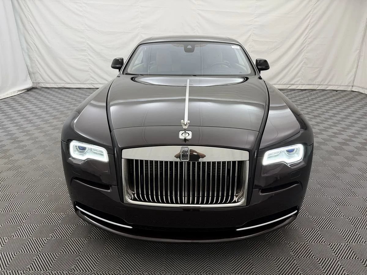 Used 2016 Rolls-Royce Wraith RWD image 3