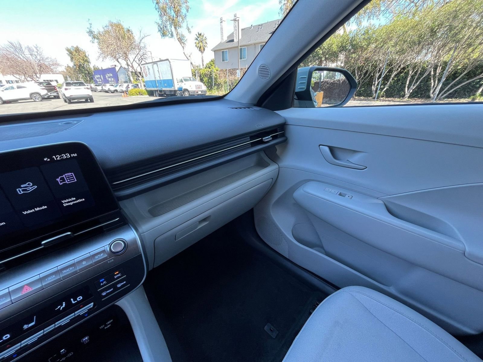 Used 2025 Hyundai Kona SEL image 37