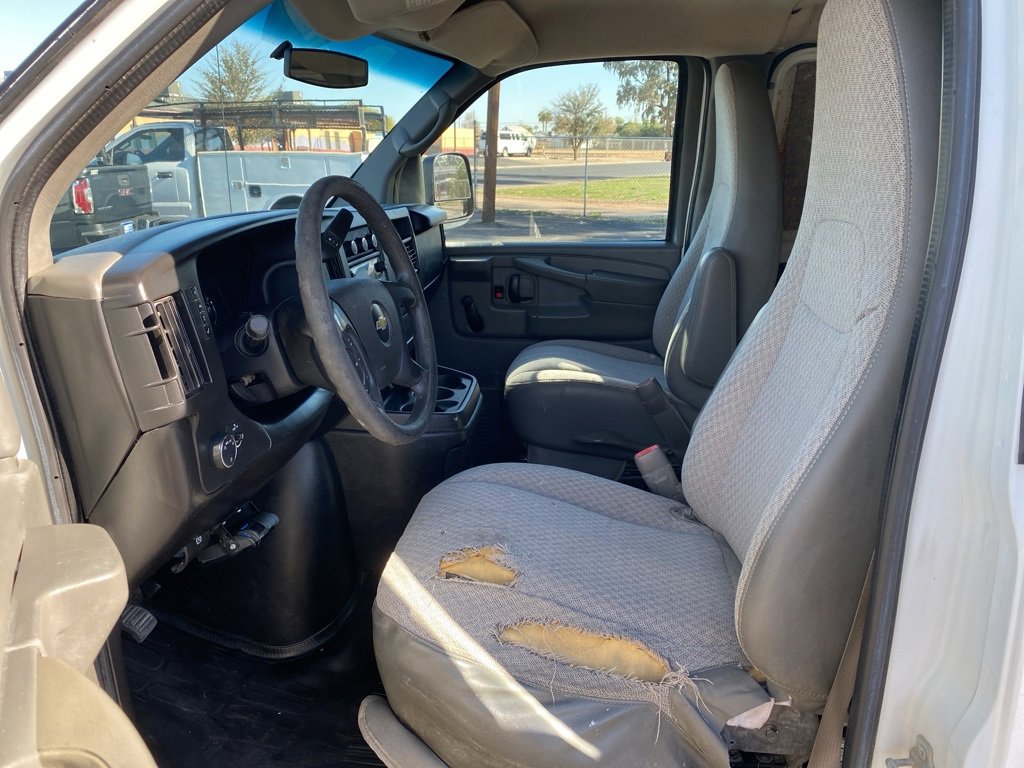 Used 2011 Chevrolet Express 2500 Extended image 16