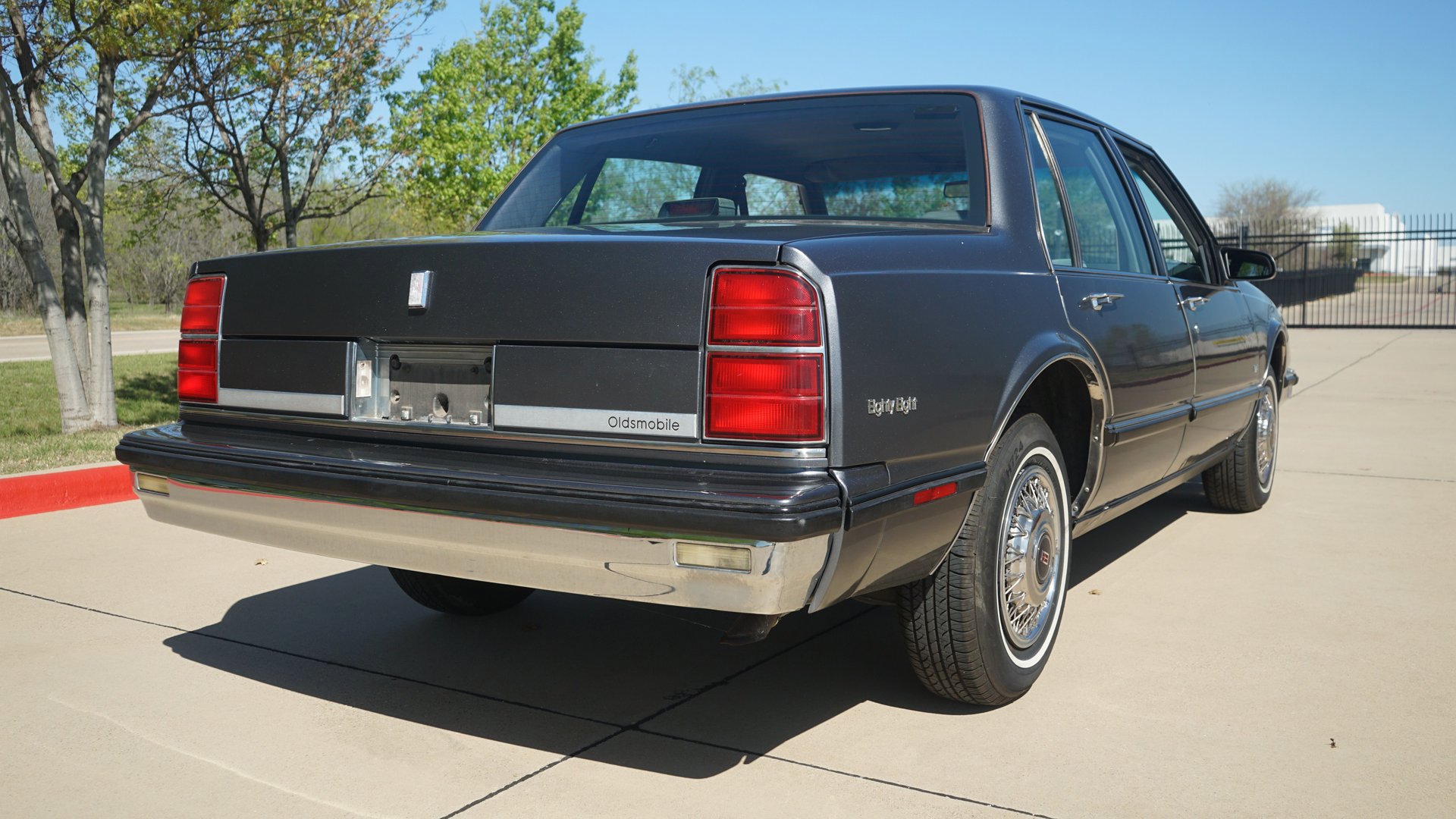 Used 1989 Oldsmobile 88 Royale image 15
