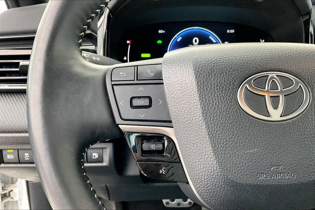 Used 2025 Toyota Camry SE image 26