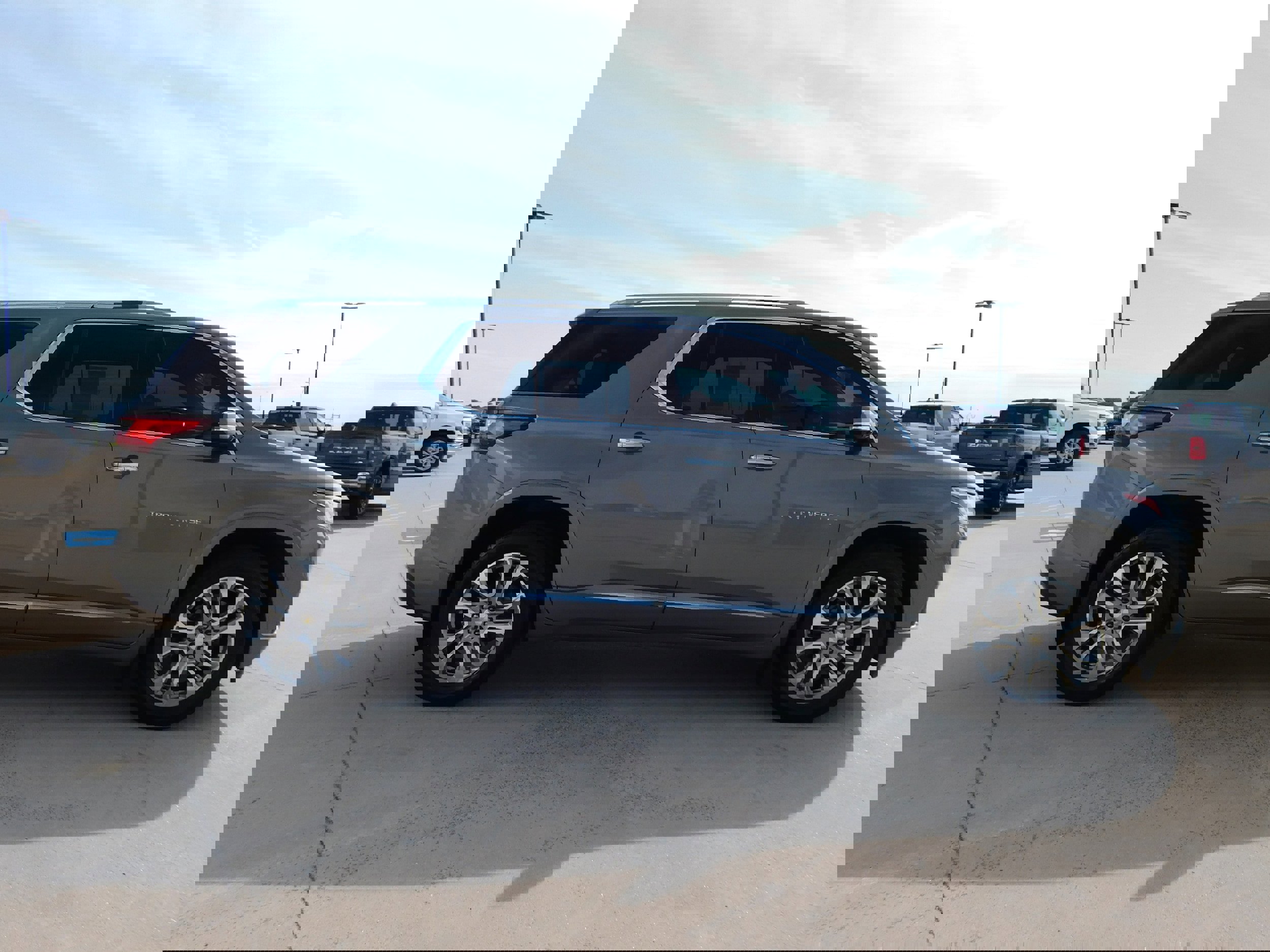 Used 2018 Chevrolet Traverse Premier w/ Driver Confidence II Package image 5