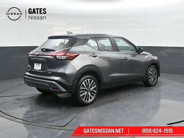 Used 2024 Nissan Kicks SV image 2
