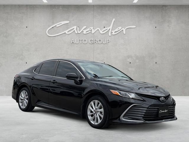 Used 2023 Toyota Camry LE image 2