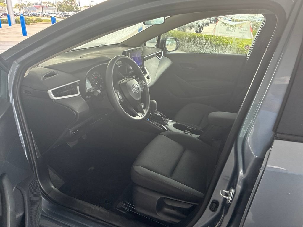 Used 2025 Toyota Corolla LE FWD image 14