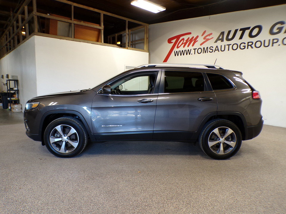 Used 2020 Jeep Cherokee Limited w/ Trailer Tow Group image 2