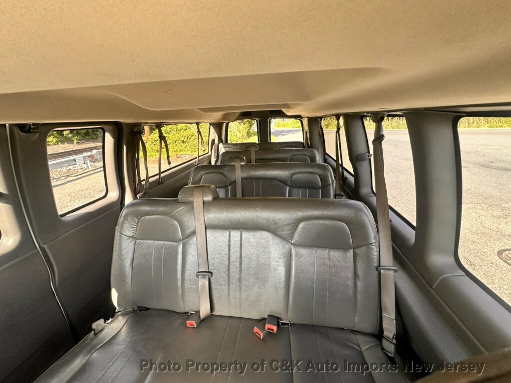 Used 2022 Chevrolet Express 3500 LS RWD image 20