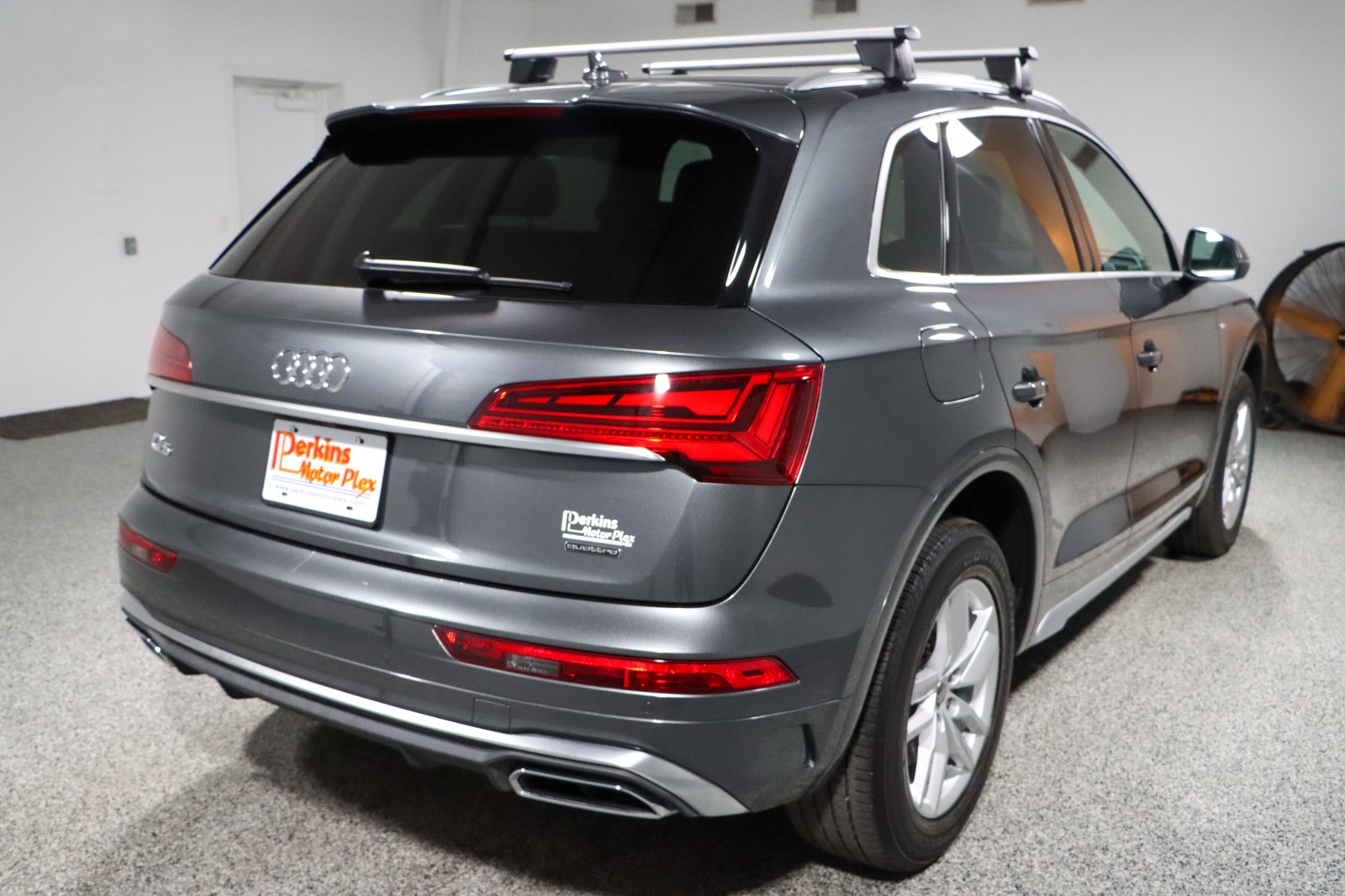 Used 2023 Audi Q5 2.0T Premium w/ Convenience Package image 7