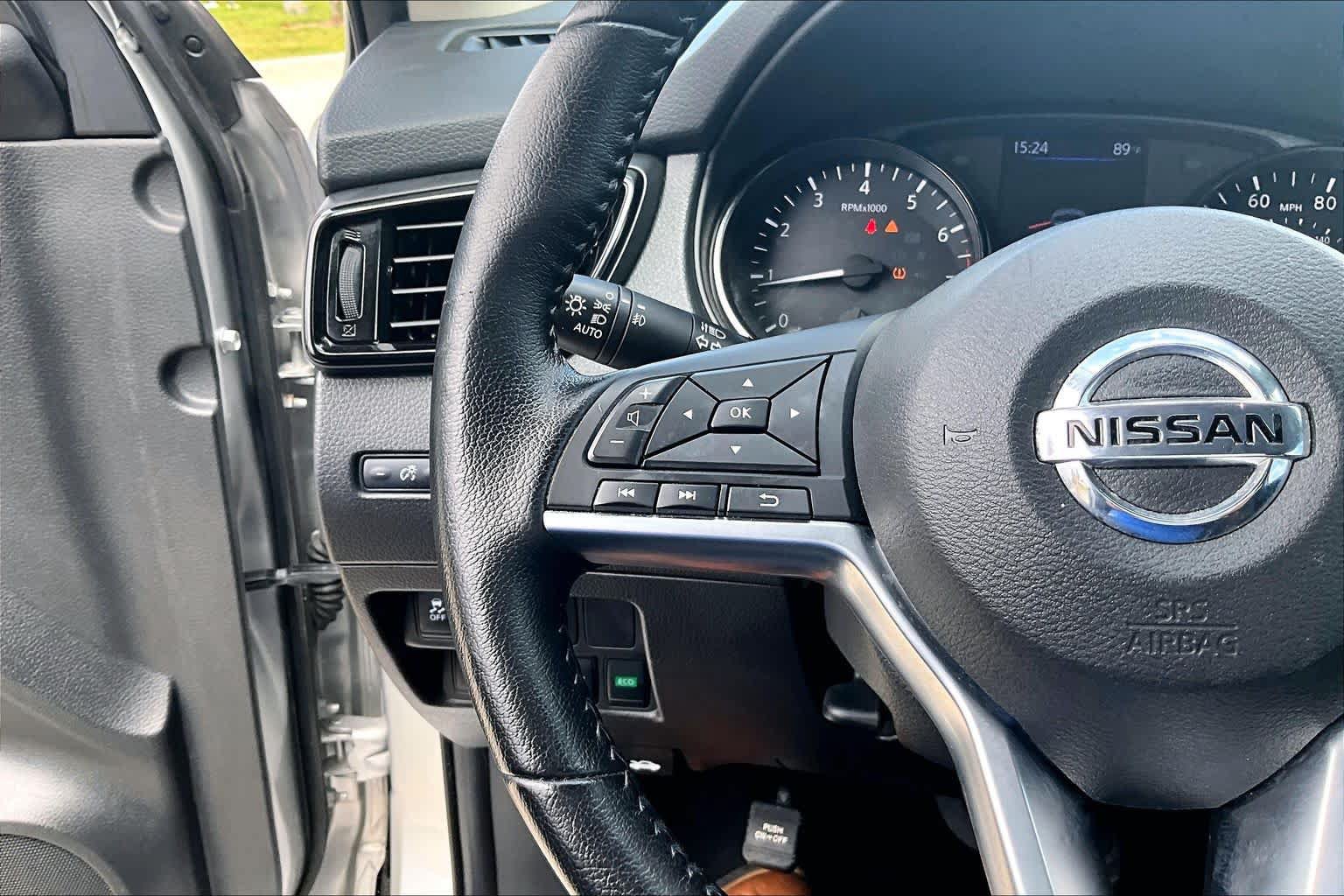 Used 2022 Nissan Rogue Sport SV FWD image 21