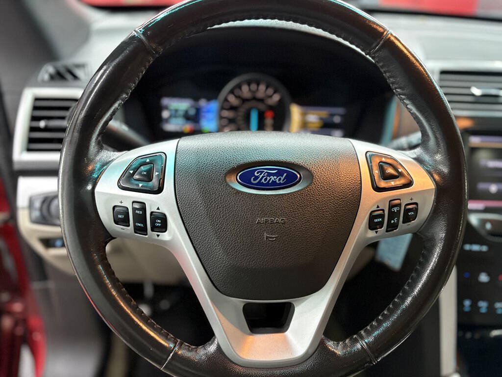 Used 2013 Ford Explorer XLT AWD/4WD image 17