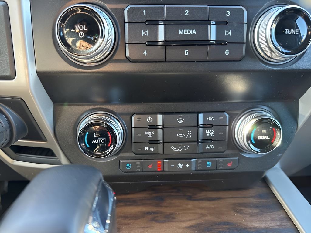 Used 2019 Ford F150 Lariat w/ Equipment Group 502A Luxury image 17